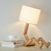 Créatif Robot Lampe de bureau, Réglable peut mettre des livres Bois Lampe de chevet avec la nuance de lampe de tissu Vis E27 Pour les enfants chambre bureau salon Eclairage décoratif